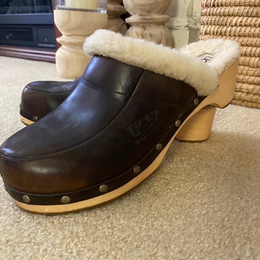 Ugg Clogs in EUC